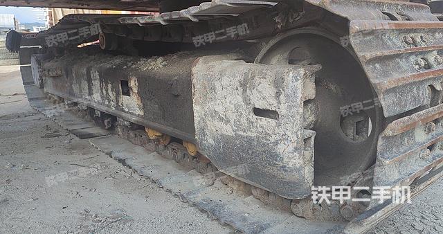 单侧履带整体(整机外观) 单侧履带整体(整机外观)