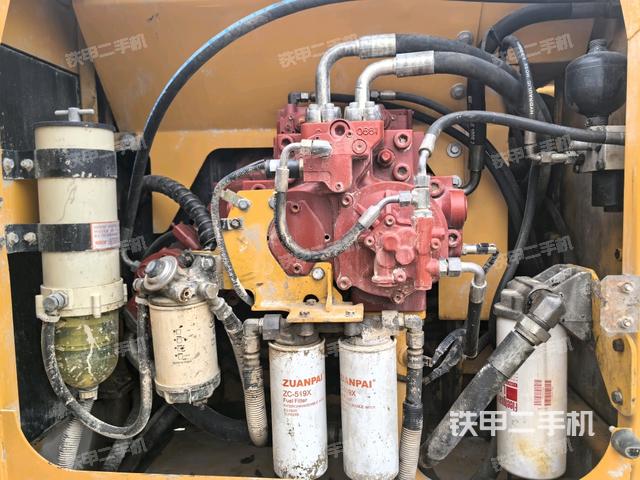 液壓泵斜45?左(大件艙室) 液壓泵斜45?左(大件艙室)