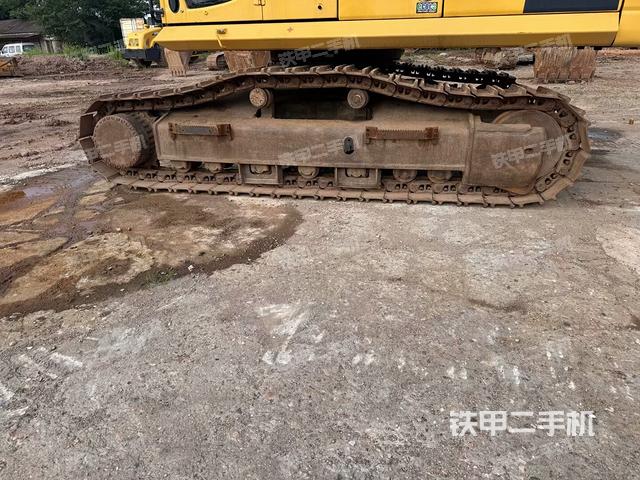 右側(cè)行走馬達蓋板(行走機構(gòu)) 右側(cè)行走馬達蓋板(行走機構(gòu))