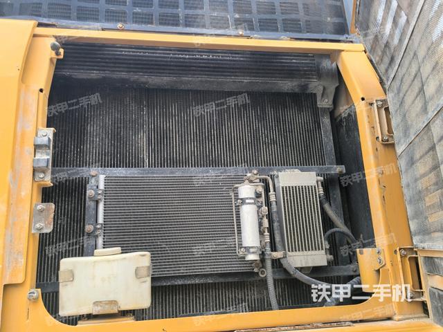 散熱器正面(大件艙室) 散熱器正面(大件艙室)