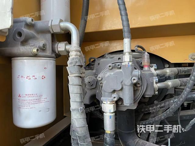 液壓泵艙室正面整體(整機(jī)外觀) 液壓泵艙室正面整體(整機(jī)外觀)