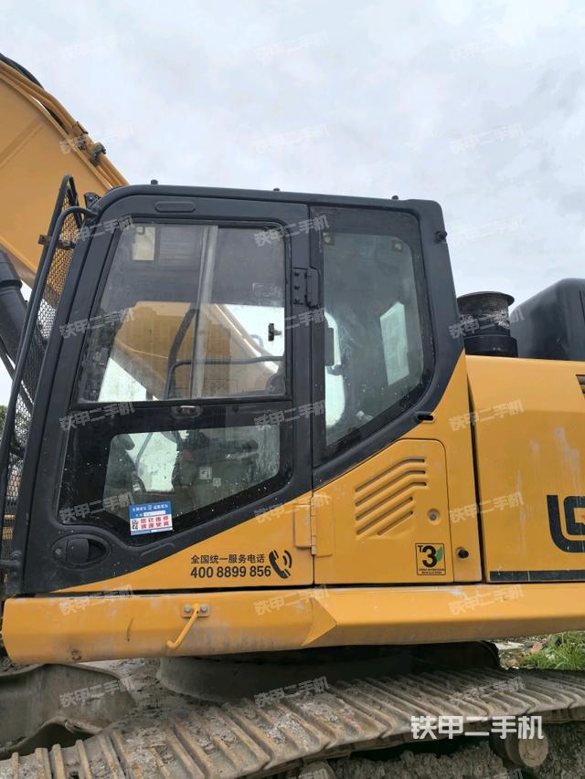 駕駛室正側(cè)(駕駛室部分) 駕駛室正側(cè)(駕駛室部分)