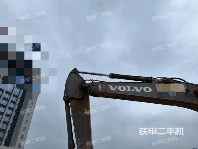 大臂根部?斜視(工作和回轉(zhuǎn)裝置) 大臂根部?斜視(工作和回轉(zhuǎn)裝置)