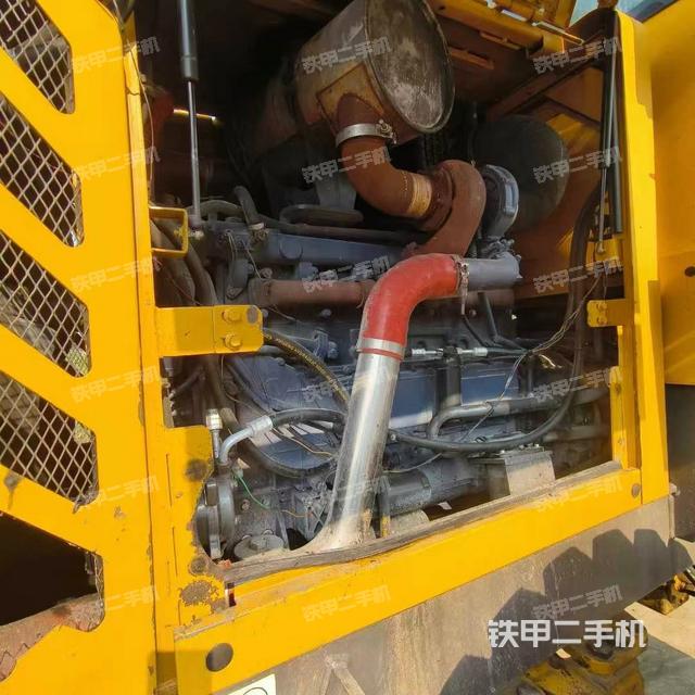 發(fā)動機(jī)右側(cè)(整機(jī)外觀及大件) 發(fā)動機(jī)右側(cè)(整機(jī)外觀及大件)