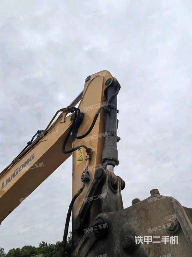 小臂整體右前(工作和回轉(zhuǎn)裝置) 小臂整體右前(工作和回轉(zhuǎn)裝置)