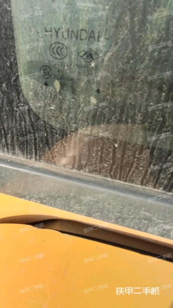 后窗玻璃角標(駕駛室部分) 后窗玻璃角標(駕駛室部分)