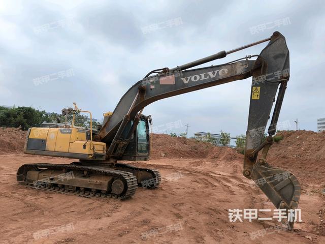 右前45(整機(jī)外觀) 右前45(整機(jī)外觀)