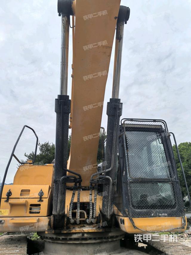 大臂油缸整體?豎拍(工作和回轉(zhuǎn)裝置) 大臂油缸整體?豎拍(工作和回轉(zhuǎn)裝置)