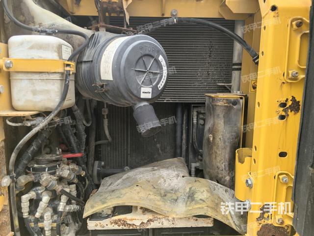 散熱器正面(大件艙室) 散熱器正面(大件艙室)