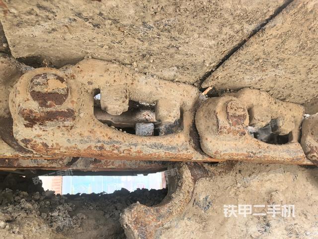 左側(cè)行走馬達(dá)蓋板(行走機(jī)構(gòu)) 左側(cè)行走馬達(dá)蓋板(行走機(jī)構(gòu))