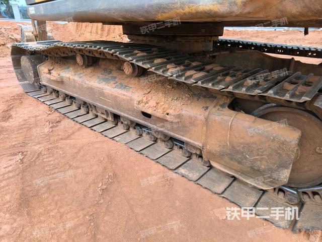 右側(cè)行走馬達(dá)蓋板(行走機(jī)構(gòu)) 右側(cè)行走馬達(dá)蓋板(行走機(jī)構(gòu))