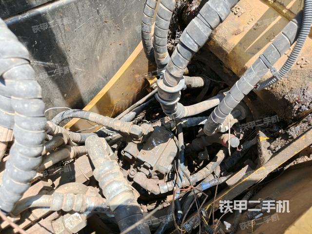 回轉(zhuǎn)馬達(dá)（上車部件）