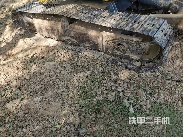 单侧履带整体(整机外观) 单侧履带整体(整机外观)
