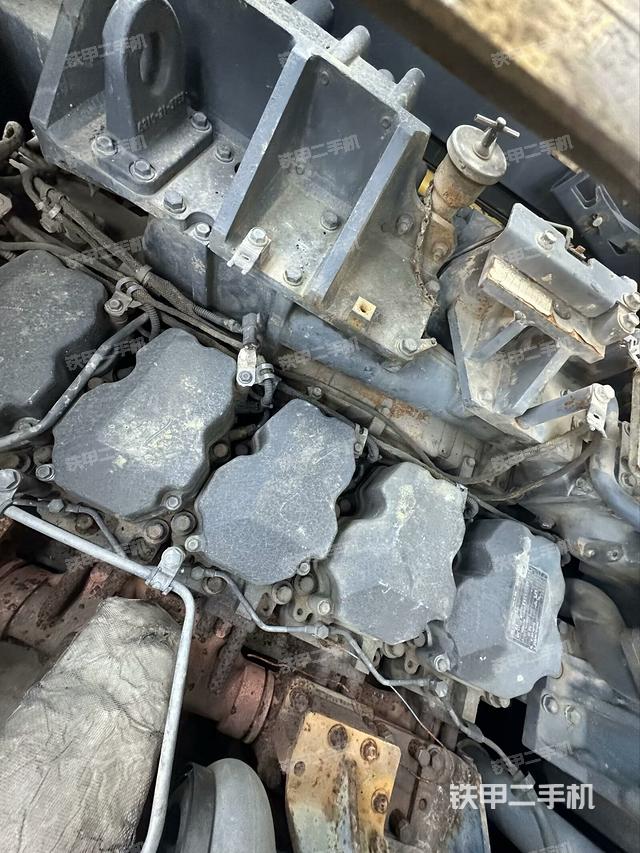 發(fā)動機整體俯視(整機外觀) 發(fā)動機整體俯視(整機外觀)