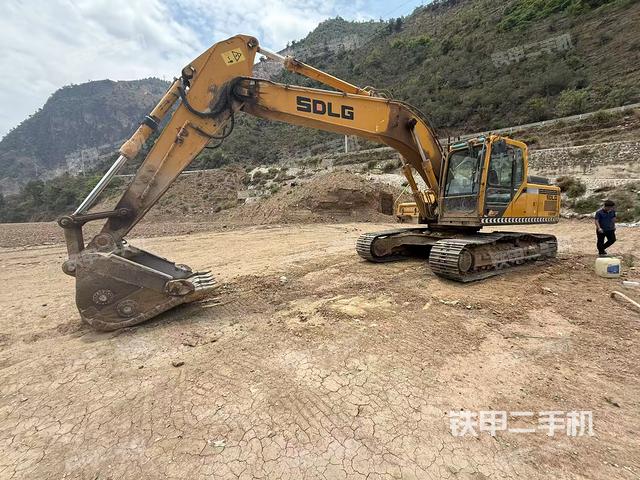 山東臨工E6225F挖掘機