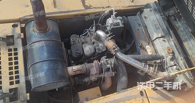 发动机整体俯视(整机外观) 发动机整体俯视(整机外观)