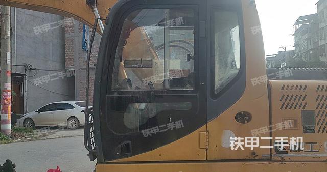 驾驶室整体(整机外观) 驾驶室整体(整机外观)