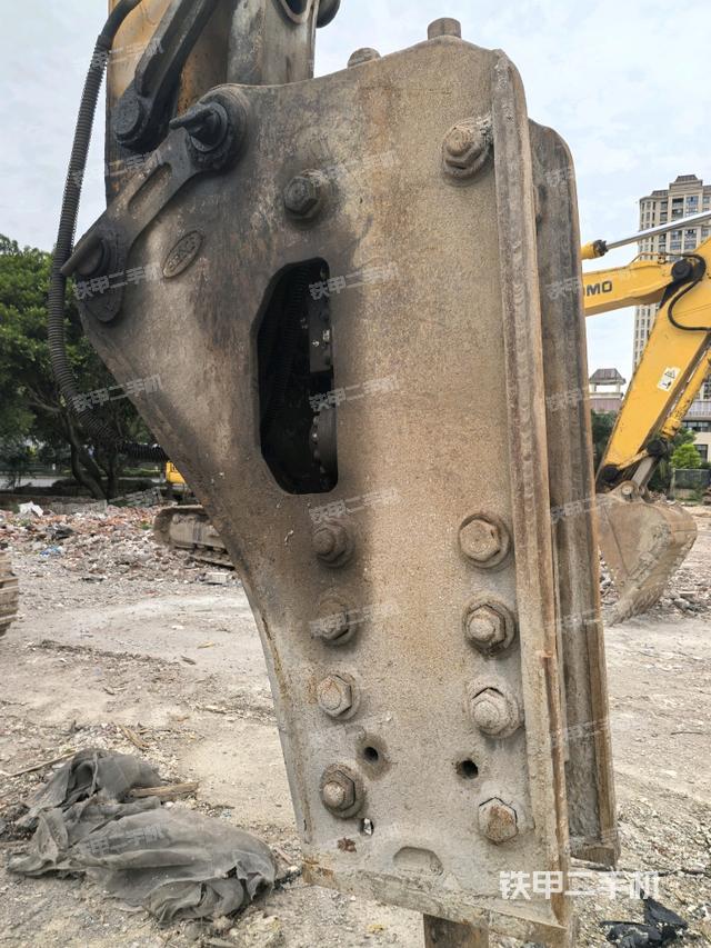 鏟斗45度(工作和回轉(zhuǎn)裝置) 鏟斗45度(工作和回轉(zhuǎn)裝置)