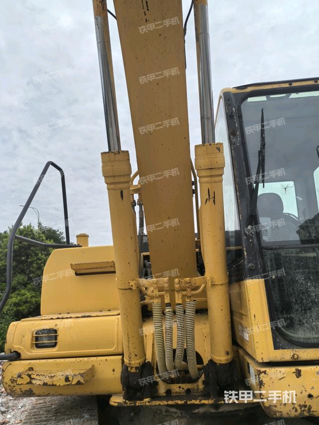 大臂油缸整體?豎拍(工作和回轉(zhuǎn)裝置) 大臂油缸整體?豎拍(工作和回轉(zhuǎn)裝置)