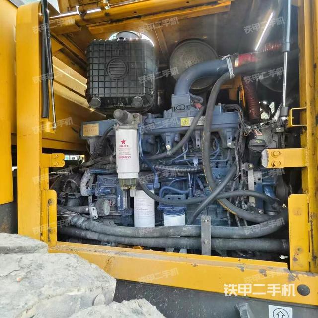 發(fā)動機(jī)左側(cè)(整機(jī)外觀及大件) 發(fā)動機(jī)左側(cè)(整機(jī)外觀及大件)