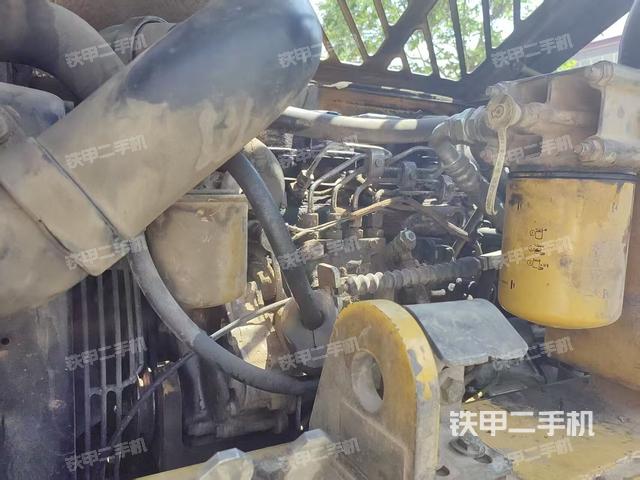 發(fā)動機整體俯視(整機外觀) 發(fā)動機整體俯視(整機外觀)