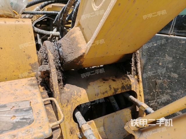 大臂根部?斜（工作和回轉(zhuǎn)裝置）