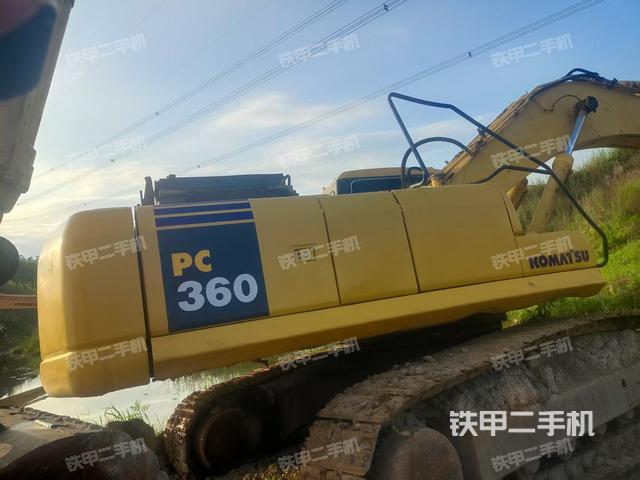 整機(jī)右后45°(整機(jī)外觀) 整機(jī)右后45°(整機(jī)外觀)