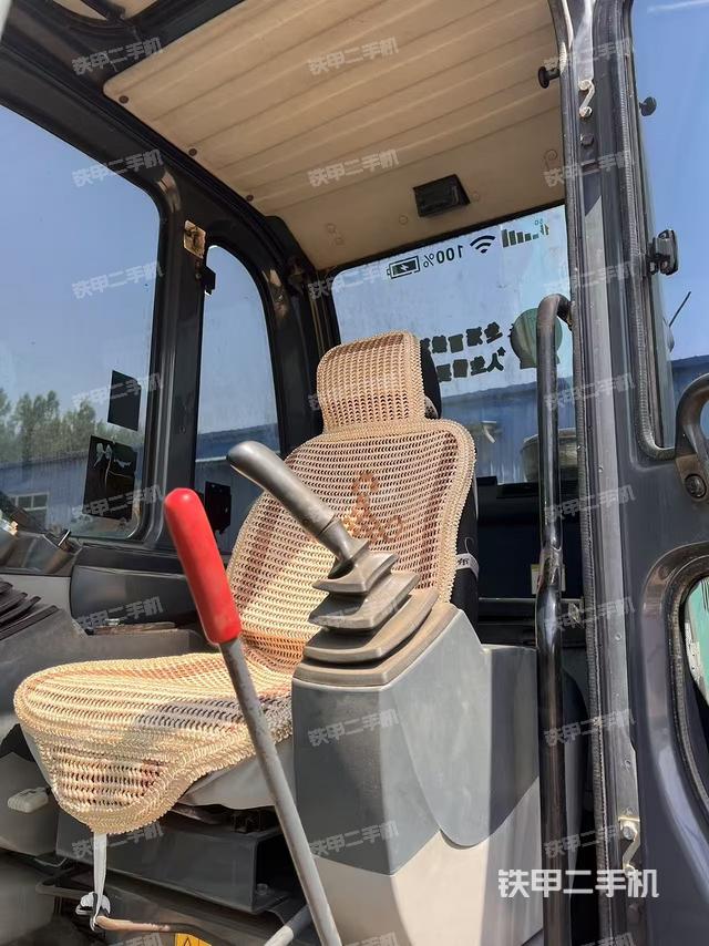 駕駛室頂部（整機(jī)外觀）