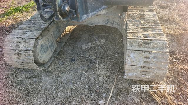 轉(zhuǎn)盤和下車架正前(工作和回轉(zhuǎn)裝置) 轉(zhuǎn)盤和下車架正前(工作和回轉(zhuǎn)裝置)