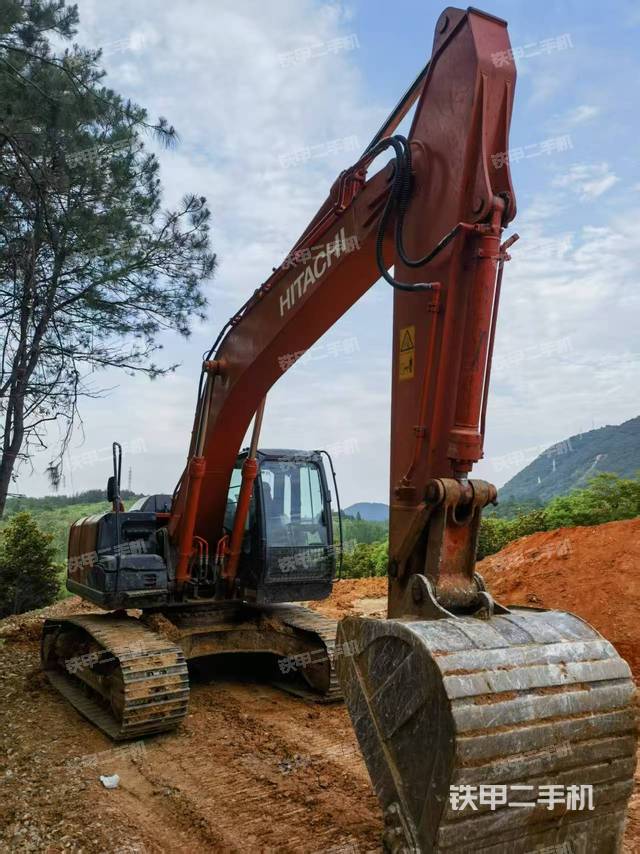 日立ZX200LC-5A挖掘機