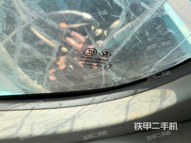 后窗玻璃角標(駕駛室部分) 后窗玻璃角標(駕駛室部分)