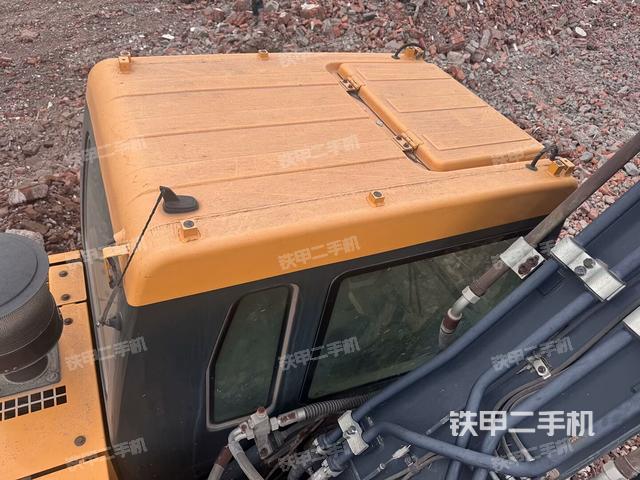 駕駛室頂部俯視(上車部件) 駕駛室頂部俯視(上車部件)
