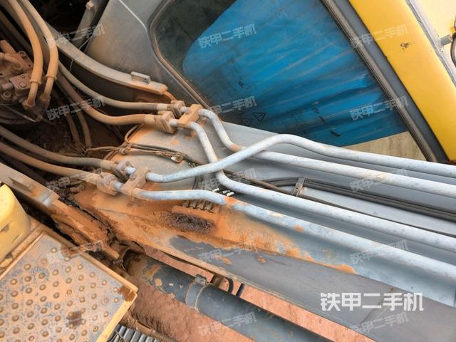 大臂背部俯視(工作和回轉(zhuǎn)裝置) 大臂背部俯視(工作和回轉(zhuǎn)裝置)