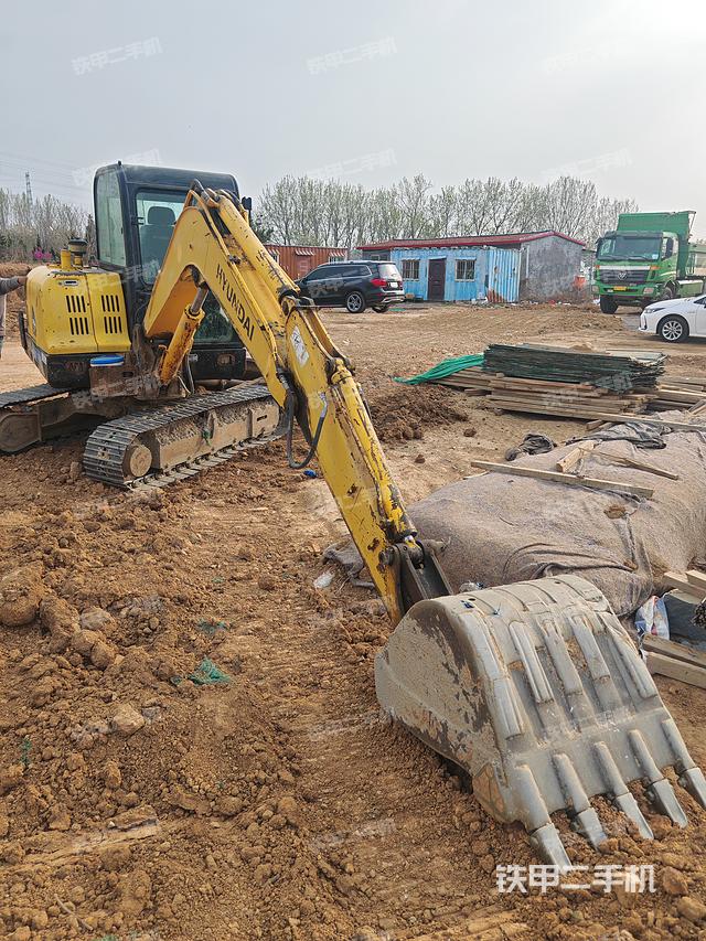 現代R60-7挖掘機