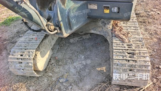 轉(zhuǎn)盤和下車架正前(工作和回轉(zhuǎn)裝置) 轉(zhuǎn)盤和下車架正前(工作和回轉(zhuǎn)裝置)