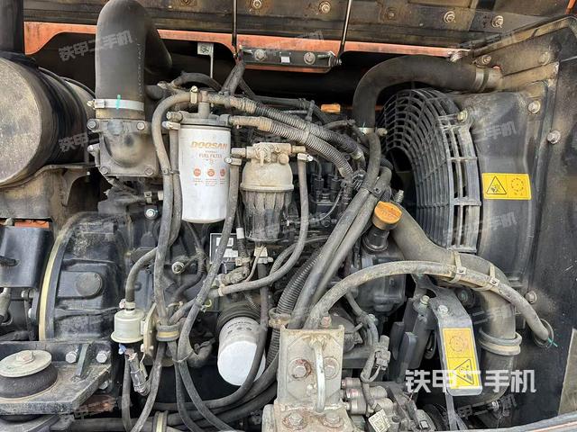 發(fā)動機(jī)整體俯視(整機(jī)外觀) 發(fā)動機(jī)整體俯視(整機(jī)外觀)