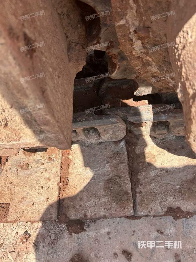 左驱动轮(行走机构) 左驱动轮(行走机构)