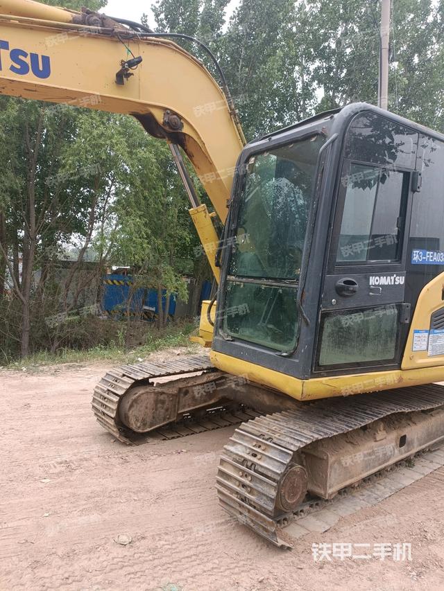 转盘和下车架正前(工作和回转装置) 转盘和下车架正前(工作和回转装置)