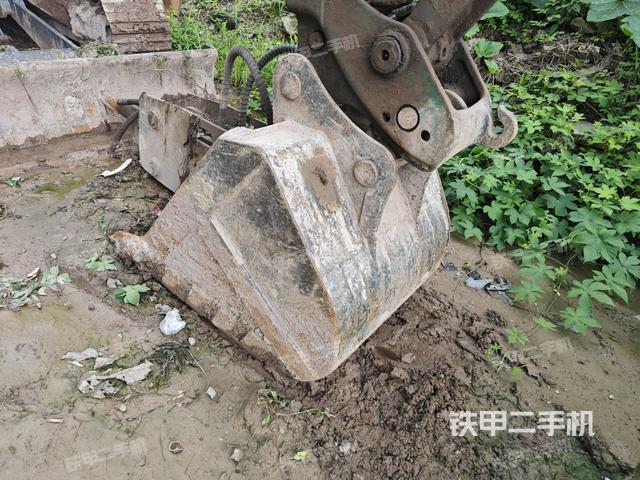 鏟斗45度(工作和回轉(zhuǎn)裝置) 鏟斗45度(工作和回轉(zhuǎn)裝置)