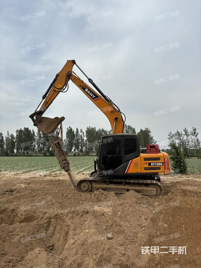 三一重工SY135C挖掘機