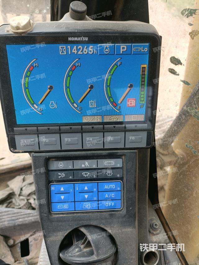 显示屏 (驾驶室部分) 显示屏 (驾驶室部分)