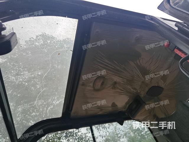 頂棚整體(駕駛室部分) 頂棚整體(駕駛室部分)