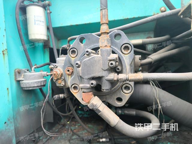 液壓泵艙室正面整體(整機(jī)外觀) 液壓泵艙室正面整體(整機(jī)外觀)