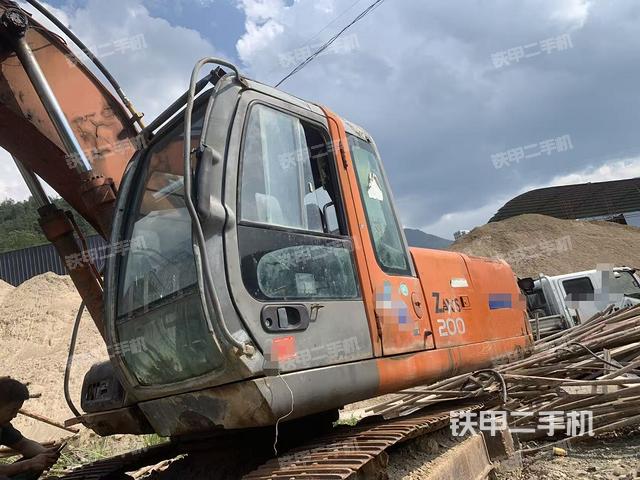 日立ZX200挖掘機
