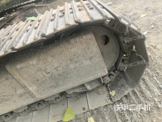 右側(cè)履帶整體(行走機(jī)構(gòu)) 右側(cè)履帶整體(行走機(jī)構(gòu))