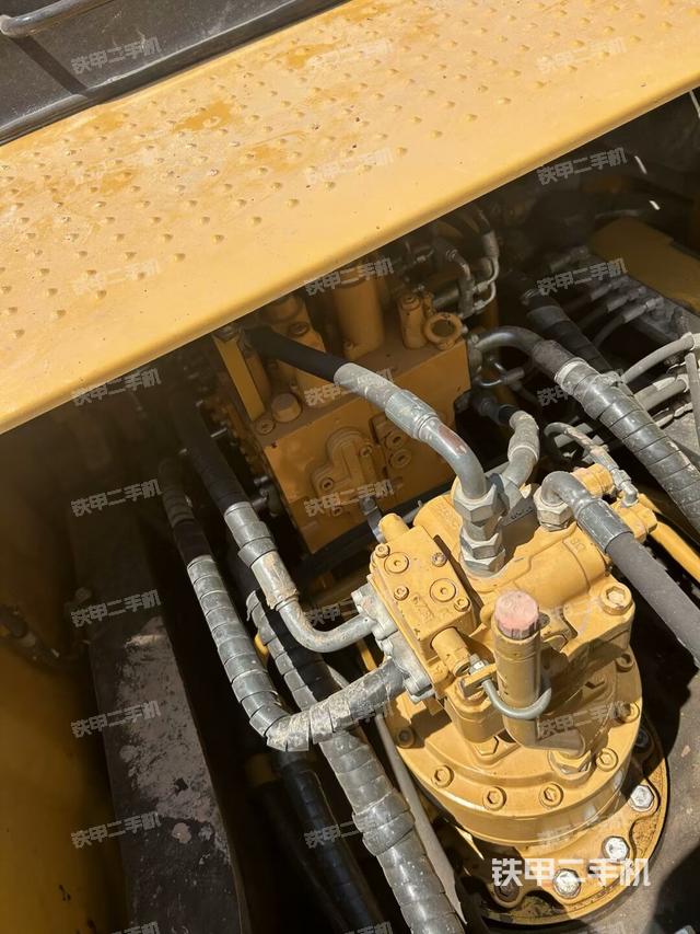 驾驶室顶部俯视(上车部件) 驾驶室顶部俯视(上车部件)