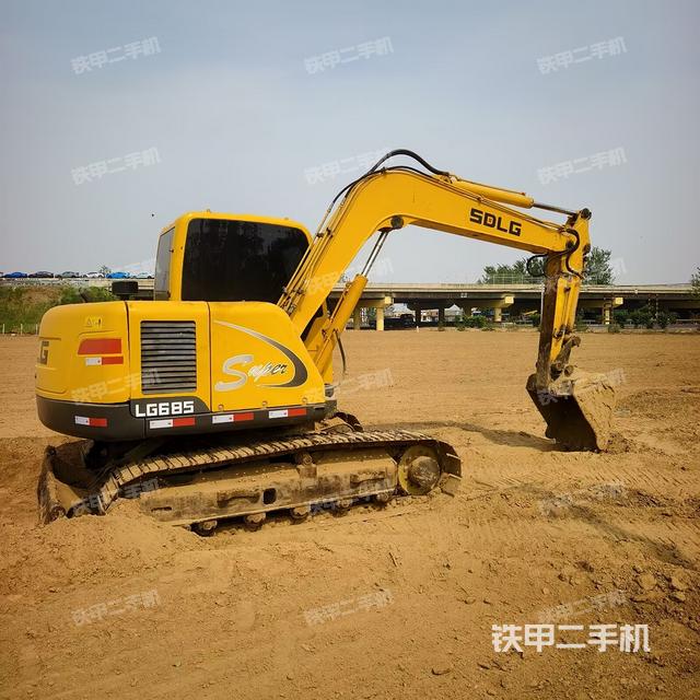 整機右后45°(整機外觀) 整機右后45°(整機外觀)