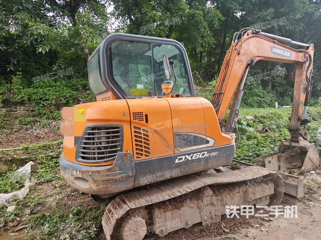 右后45(整機(jī)外觀) 右后45(整機(jī)外觀)