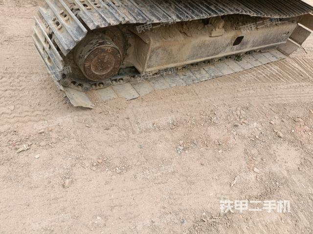 右侧履带整体 (行走机构) 右侧履带整体 (行走机构)