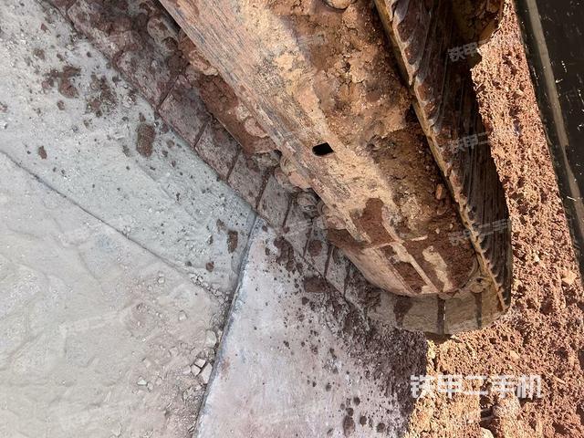 左侧行走马达盖板(行走机构) 左侧行走马达盖板(行走机构)